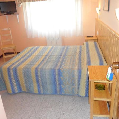 Отель Hostal Alce Нигран Экстерьер фото