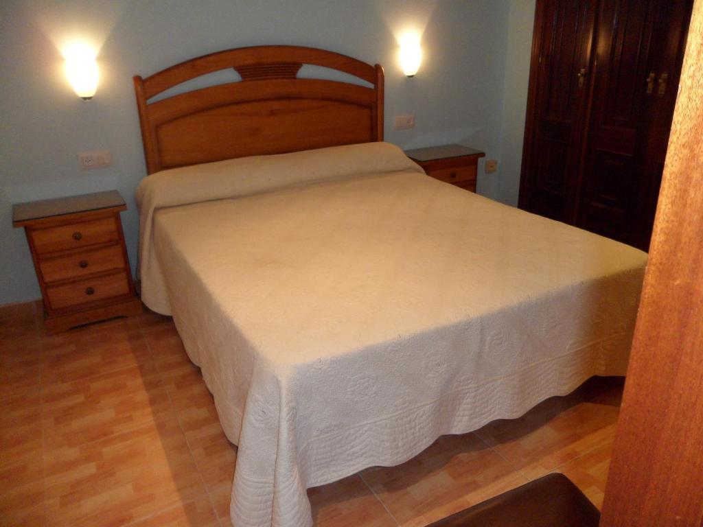 Отель Hostal Alce Нигран Номер фото