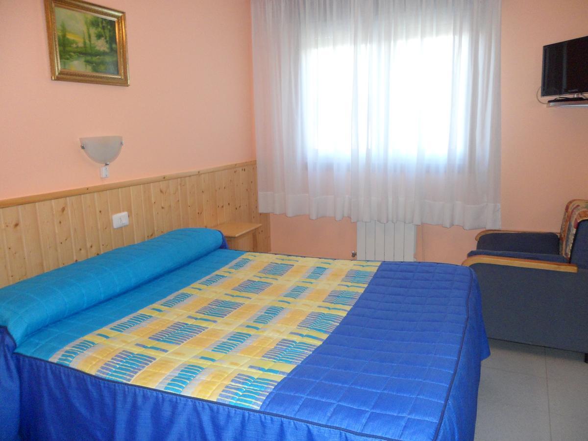 Отель Hostal Alce Нигран Экстерьер фото