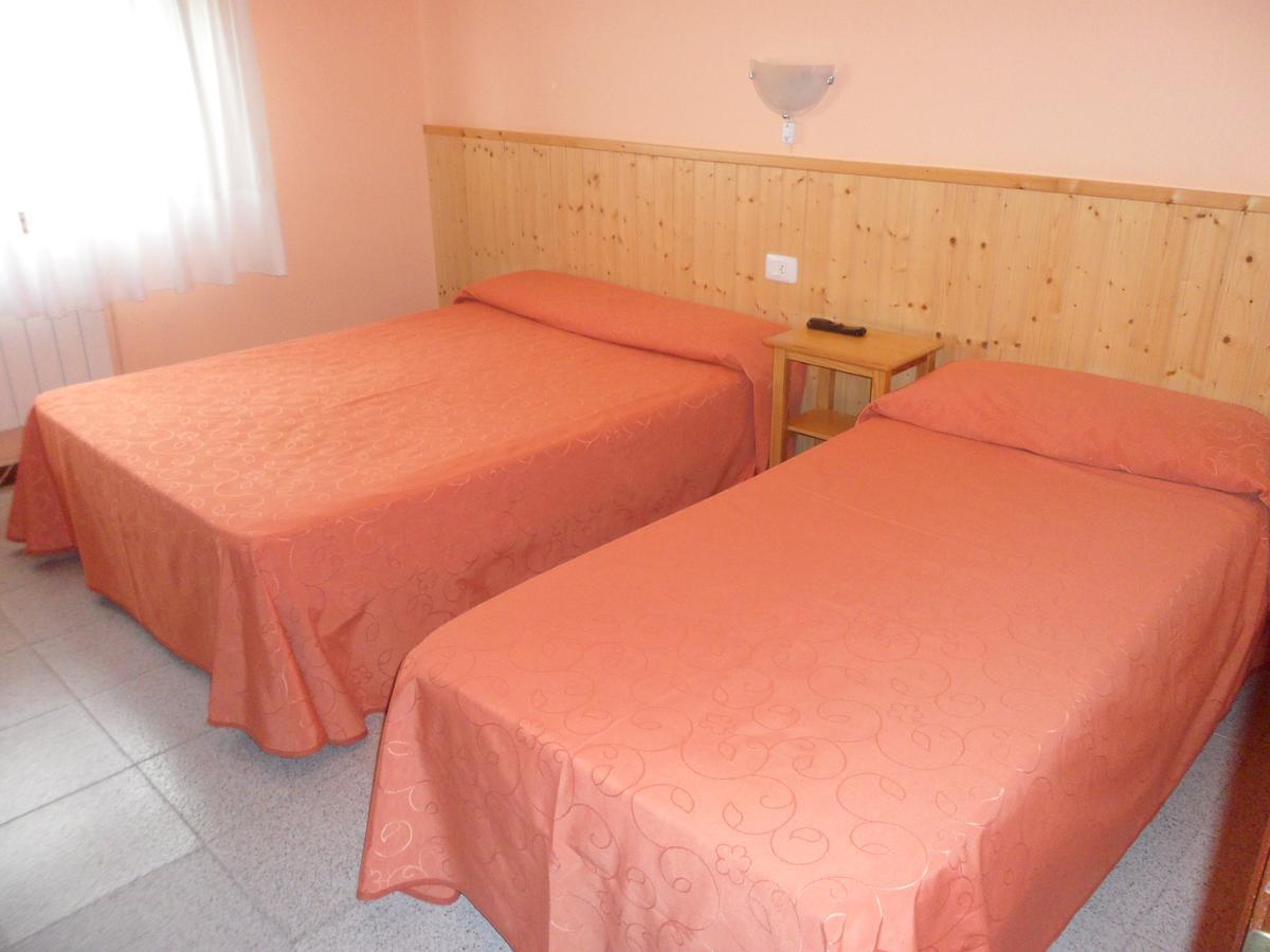 Отель Hostal Alce Нигран Экстерьер фото