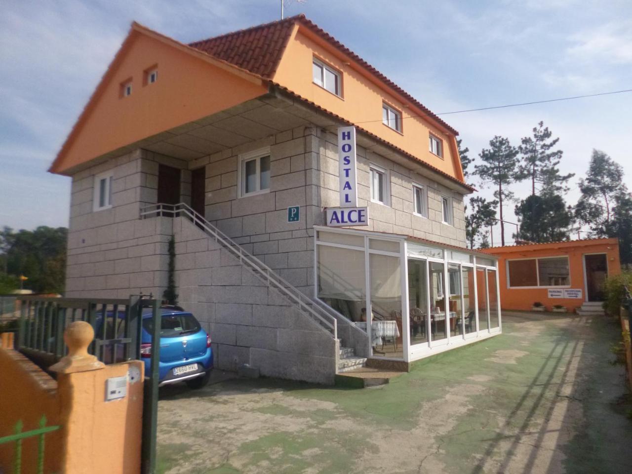 Отель Hostal Alce Нигран Экстерьер фото