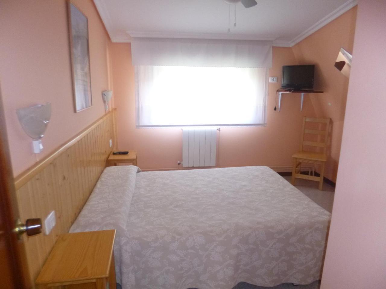 Отель Hostal Alce Нигран Экстерьер фото