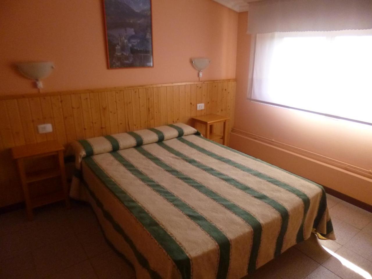 Отель Hostal Alce Нигран Экстерьер фото